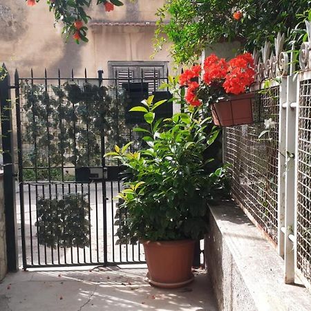Charming Apartment In Mondello باليرمو المظهر الخارجي الصورة