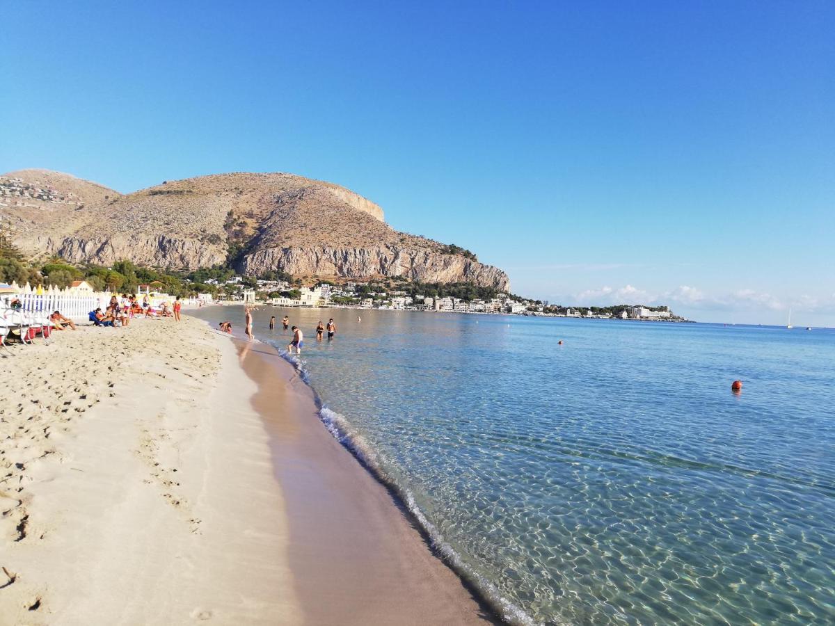 Charming Apartment In Mondello باليرمو المظهر الخارجي الصورة