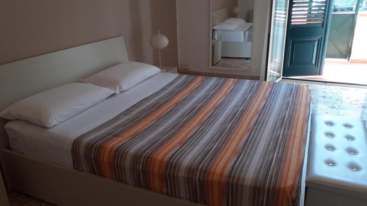 Charming Apartment In Mondello باليرمو المظهر الخارجي الصورة